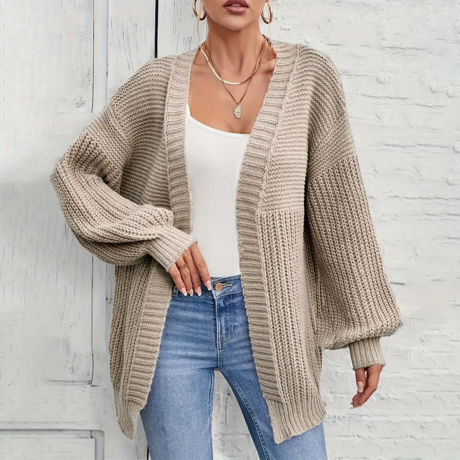 Damen Strickjacke mit oversize Schnitt und tiefem V-Ausschnitt WW