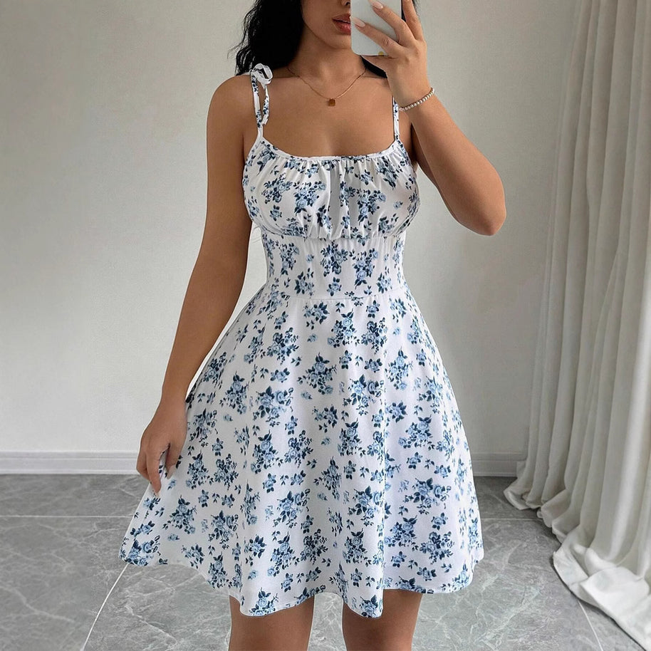 Damen Sommerkleid mit verstellbaren Spaghetti-Trägern und floralen Akzenten W&W