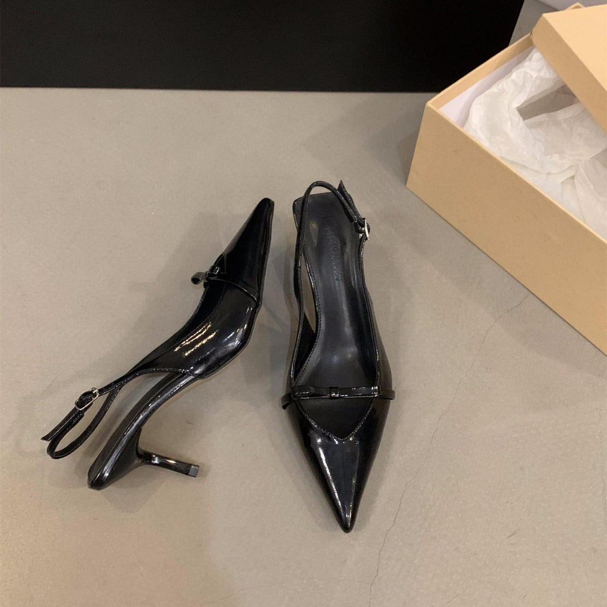 Damen Slingback Pumps mit elegantem Schnitt und feinem Riemchen WW