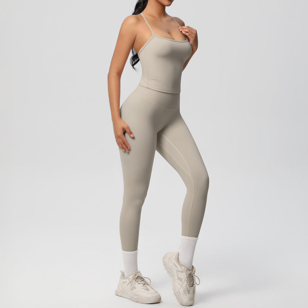 Damen Sportliches Kompressionsoberteil mit Trägern und passender Leggings WW