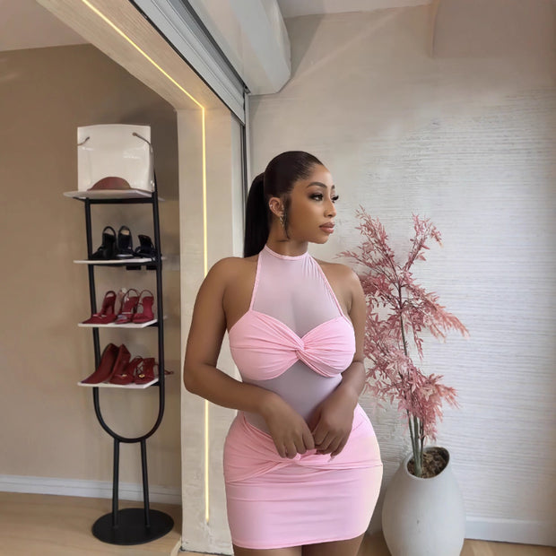 Damen Sexy Minikleid mit transparenten Einsätzen und elegantem Wickeldetail WW