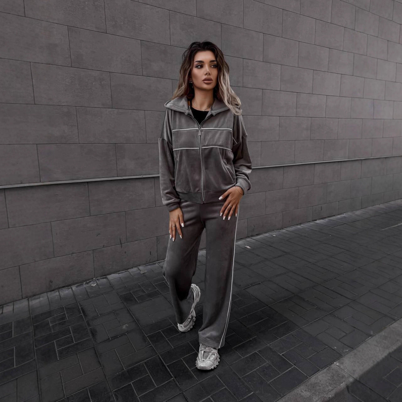 Damen Sportliches Fleece-Set mit Reißverschluss und Kapuze WW