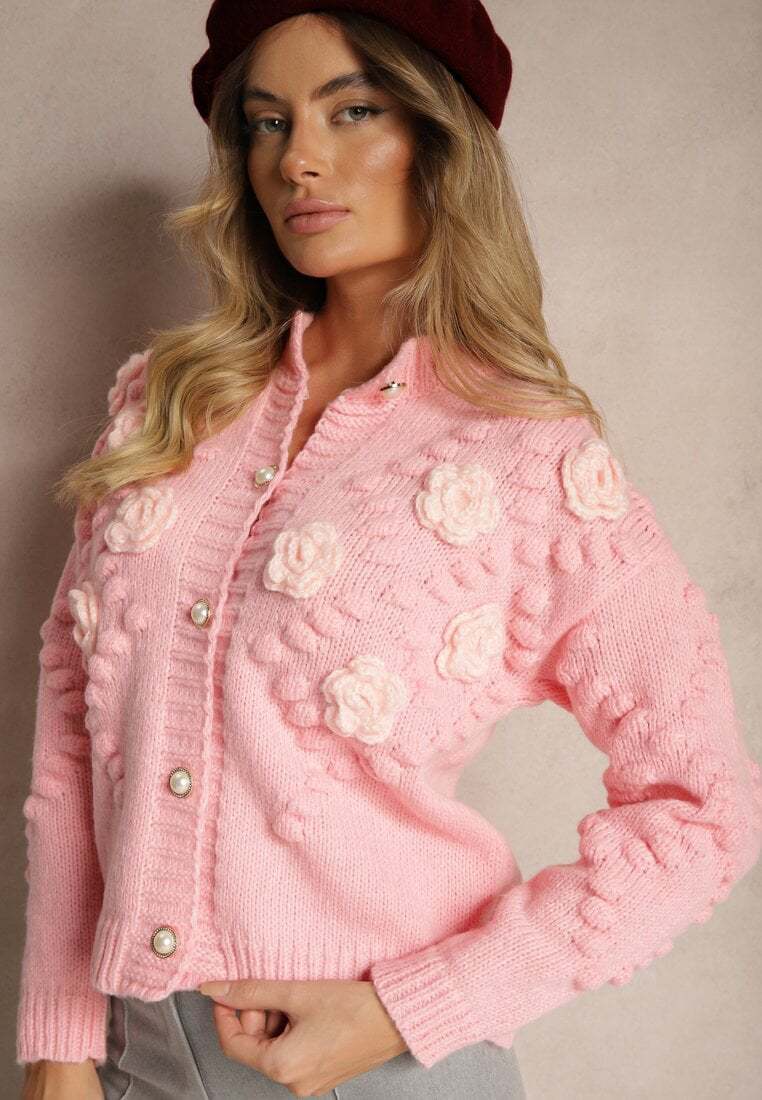 Damen Strickjacke mit floralen Details und Knopfverschluss WW