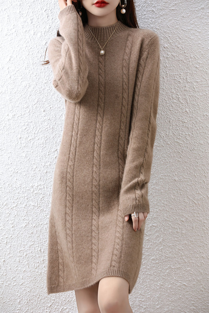 Damen Strickkleid mit elegantem Zopfdesign und hohem Kragen WW