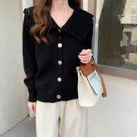 Damen Strickjacke mit breitem Kragen und dekorativen Knöpfen WW