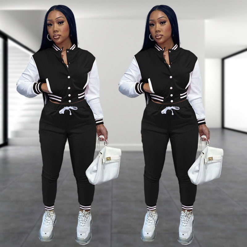 Damen Sportliches Set mit cropped Jacke und Jogginghose im modernen Look WW