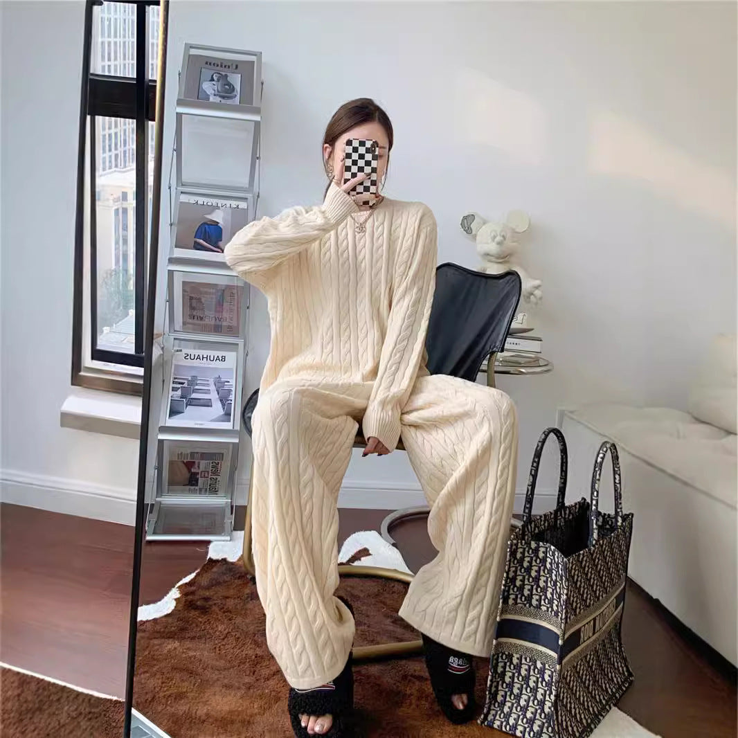 Damen Strickanzug mit Zopfmuster und weiten Beinen WW