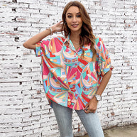 Damen farbenfrohe Bluse mit geometrischem Muster und modischer Knopfleiste WW