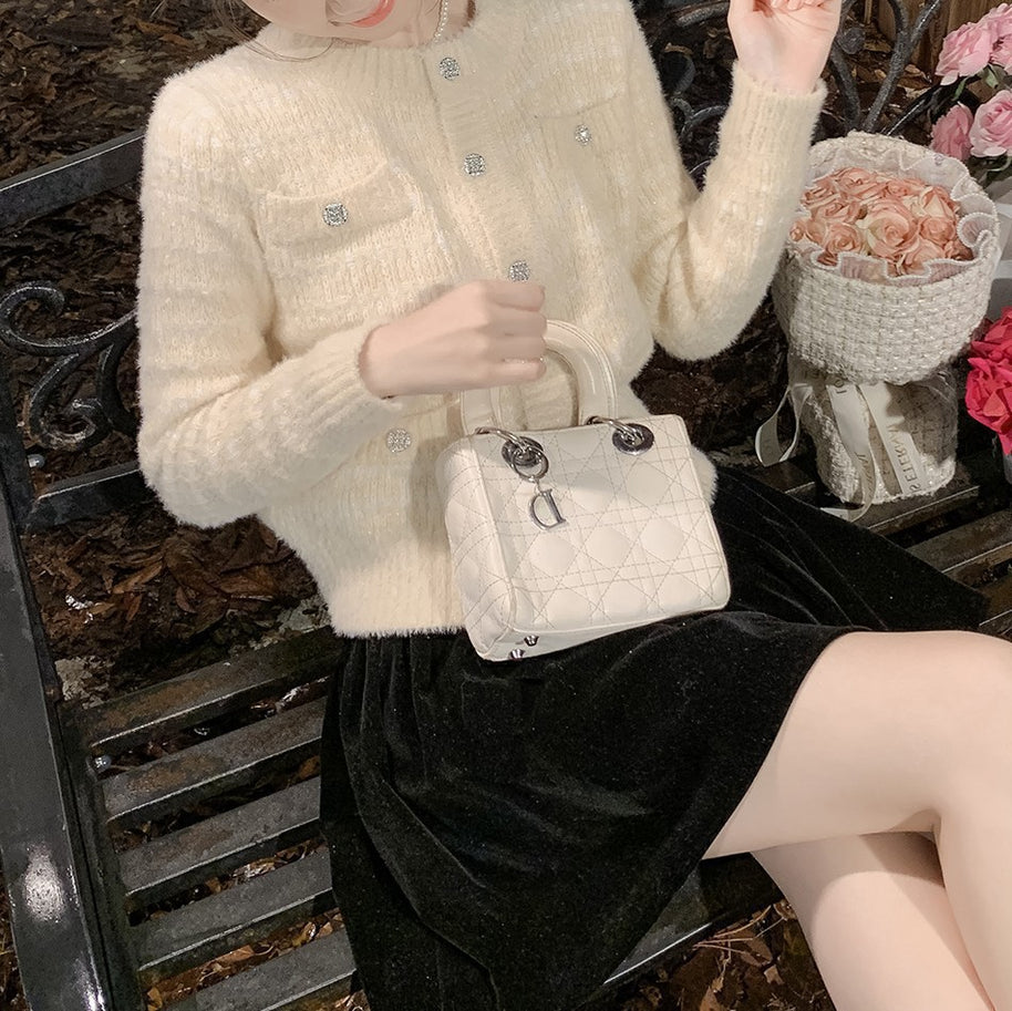 Damen Strickjacke mit Taschen und dekorativen Knöpfen WW