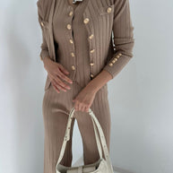 Damen elegantes gestricktes Ensemble mit Knopfdetaillierung WW