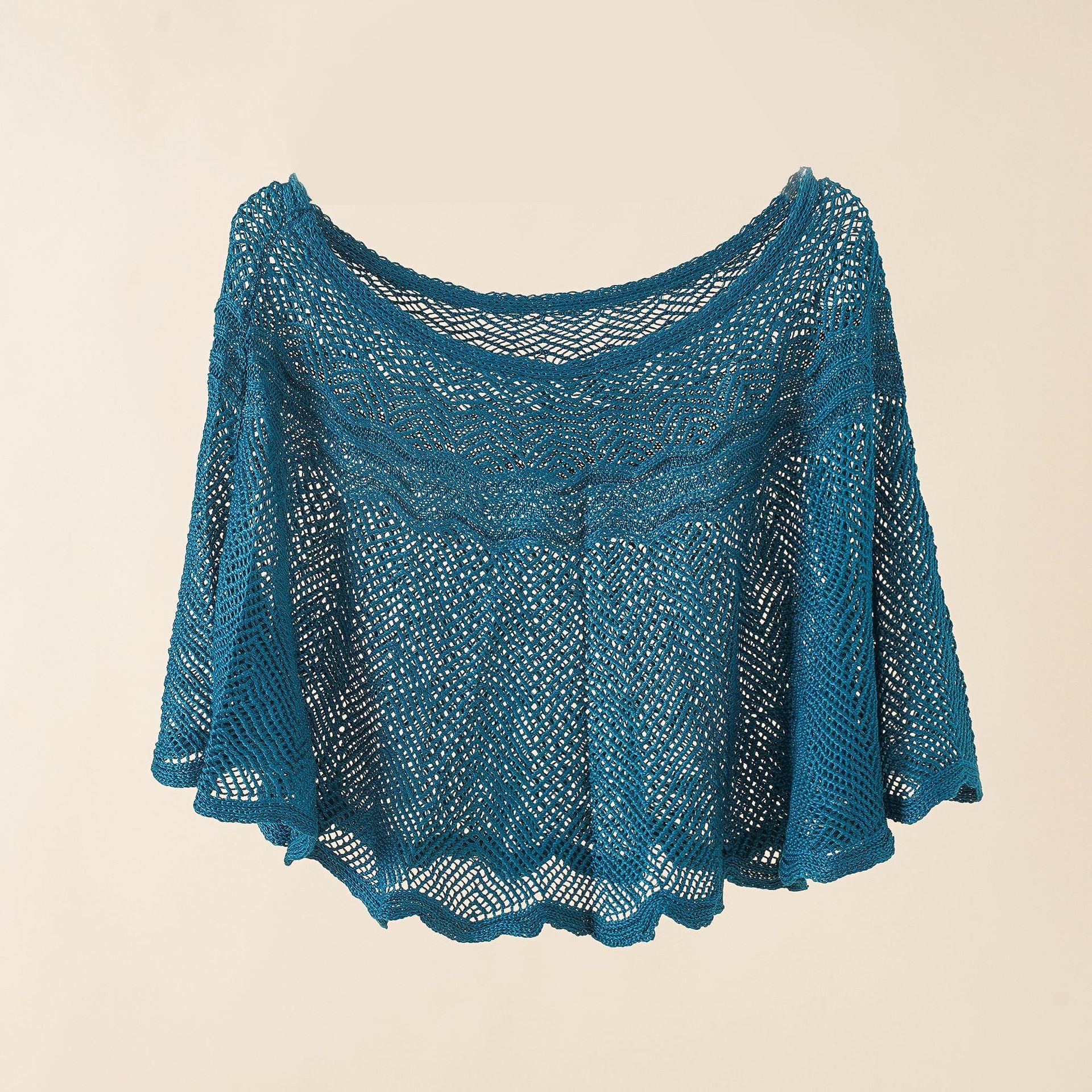 Damen luftiger Strickponcho im modernen Design WW