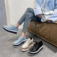 Damen Modische Plateau-Sneaker mit schickem Glanz und komfortabler Sohlenkonstruktion W&W
