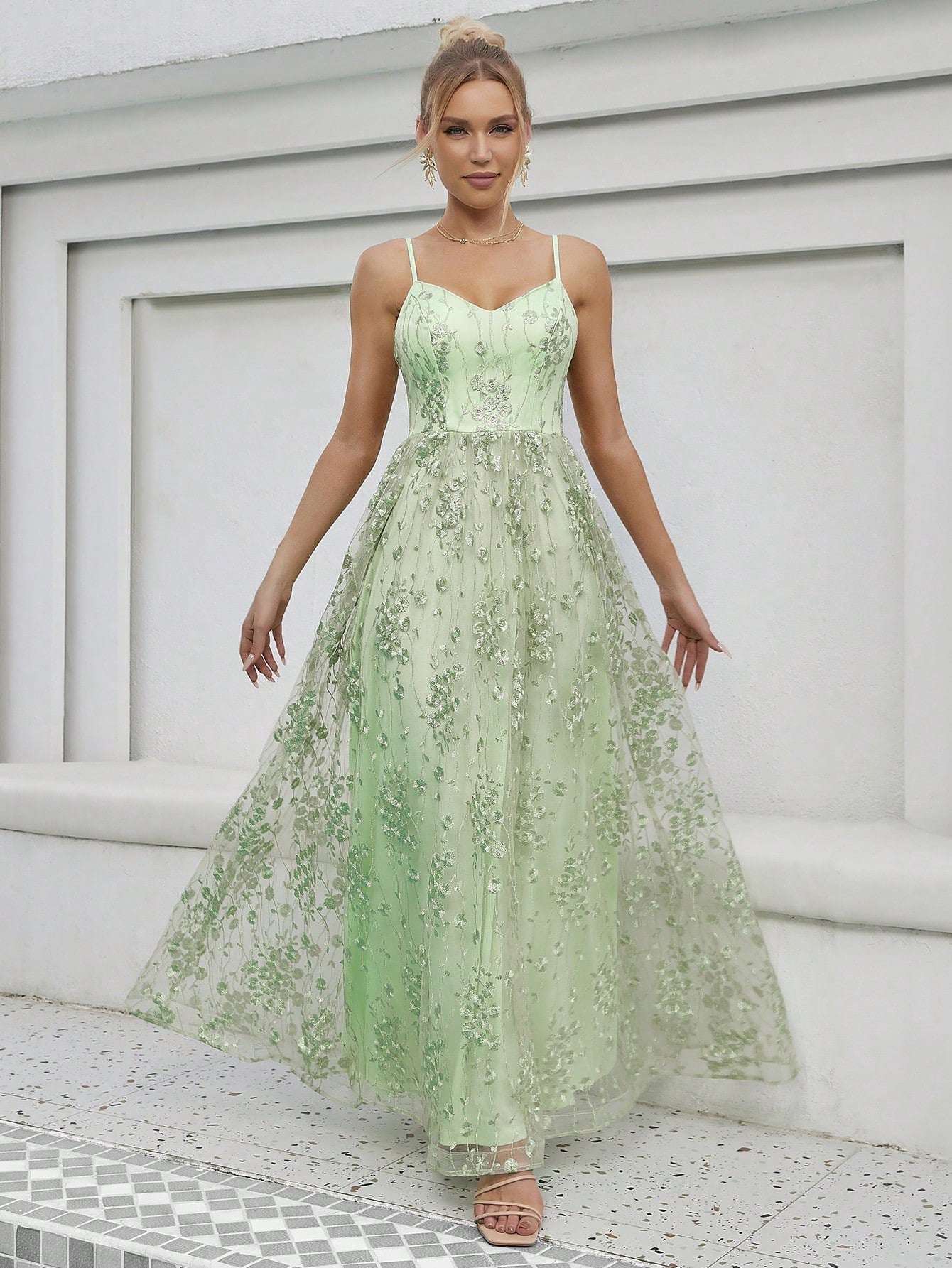 WW | V-Ausschnitt Träger Abendkleid Mesh Bestickter Rücken Freie Elegante Abendkleid Tanzkleid Festkleid Brautjungfernkleid