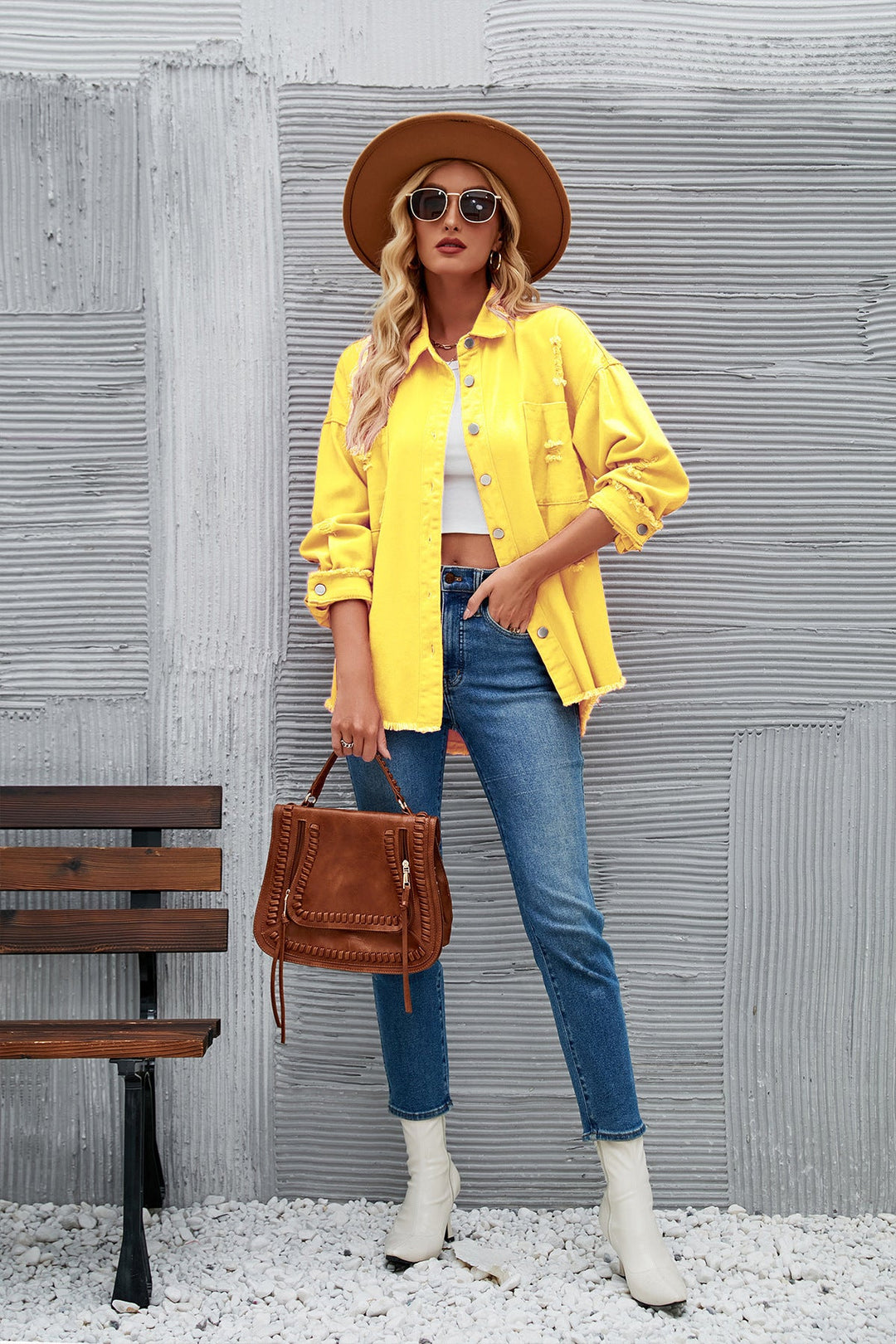 Damen Denim-Hemdjacke im lässigen Oversized-Schnitt mit fransigen Details W&W Mode