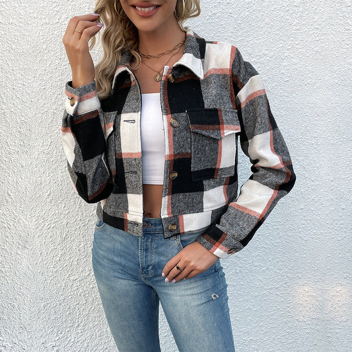 Damen kariertes Blousonjacke mit dekorativen Knöpfen und Brusttaschen W&W Mode