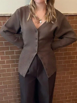 Damen Strickjacke mit v-formigem Ausschnitt und Knopfleiste WW