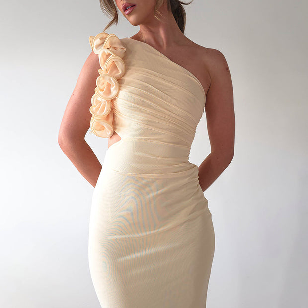 Damen Figurschmeichelndes Midi-Kleid mit asymmetrischem Ausschnitt und Rüschendetails W&W