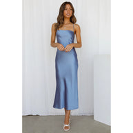 Damen Satinmaxikleid mit schmalem Schnitt und Spaghettiträgern WW