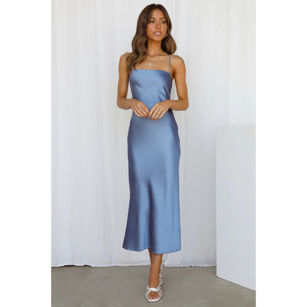 Damen Satinmaxikleid mit schmalem Schnitt und Spaghettiträgern WW
