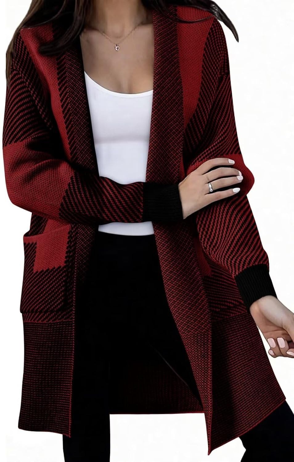 Damen Strickjacke mit modischem Muster und praktischen Taschen WW