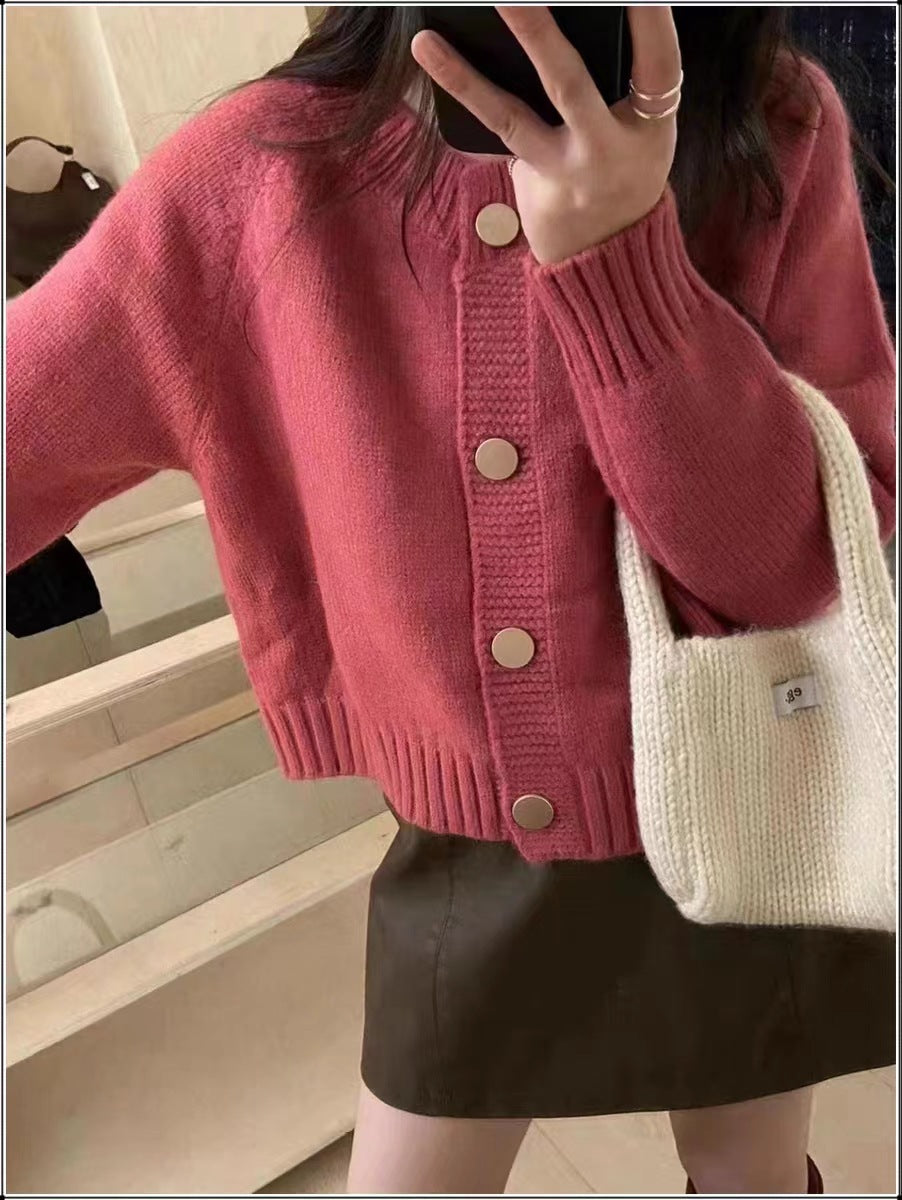 Damen Strickjacke mit Rundhalsausschnitt und dekorativen Knöpfen WW