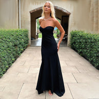 Damen Elegantes trägerloses Maxikleid mit fließendem Schnitt und kurvenbetontem Design W&W