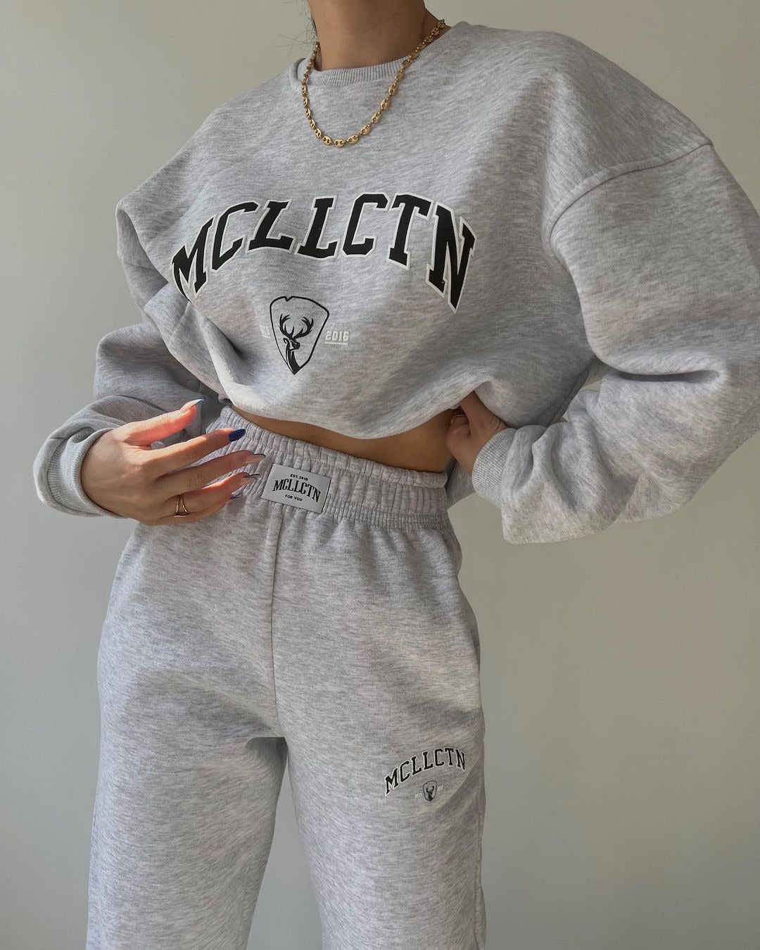 Damen Sportliches Set mit hochwertigem Sweatshirt und bequemen Jogginghosen WW