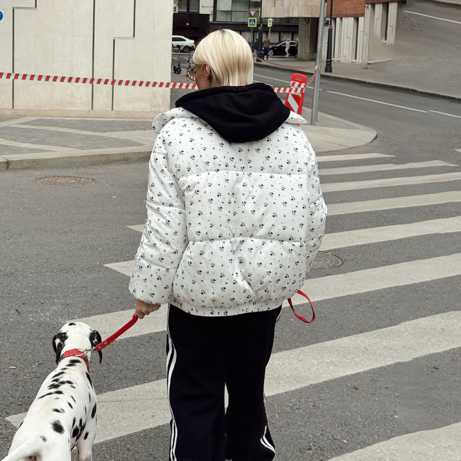 Damen Steppjacke mit floralen Mustern und hohem Kragen WW