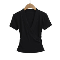 Damen Wickeloberteil mit elegantem V-Ausschnitt und figurumspielendem Schnitt WW