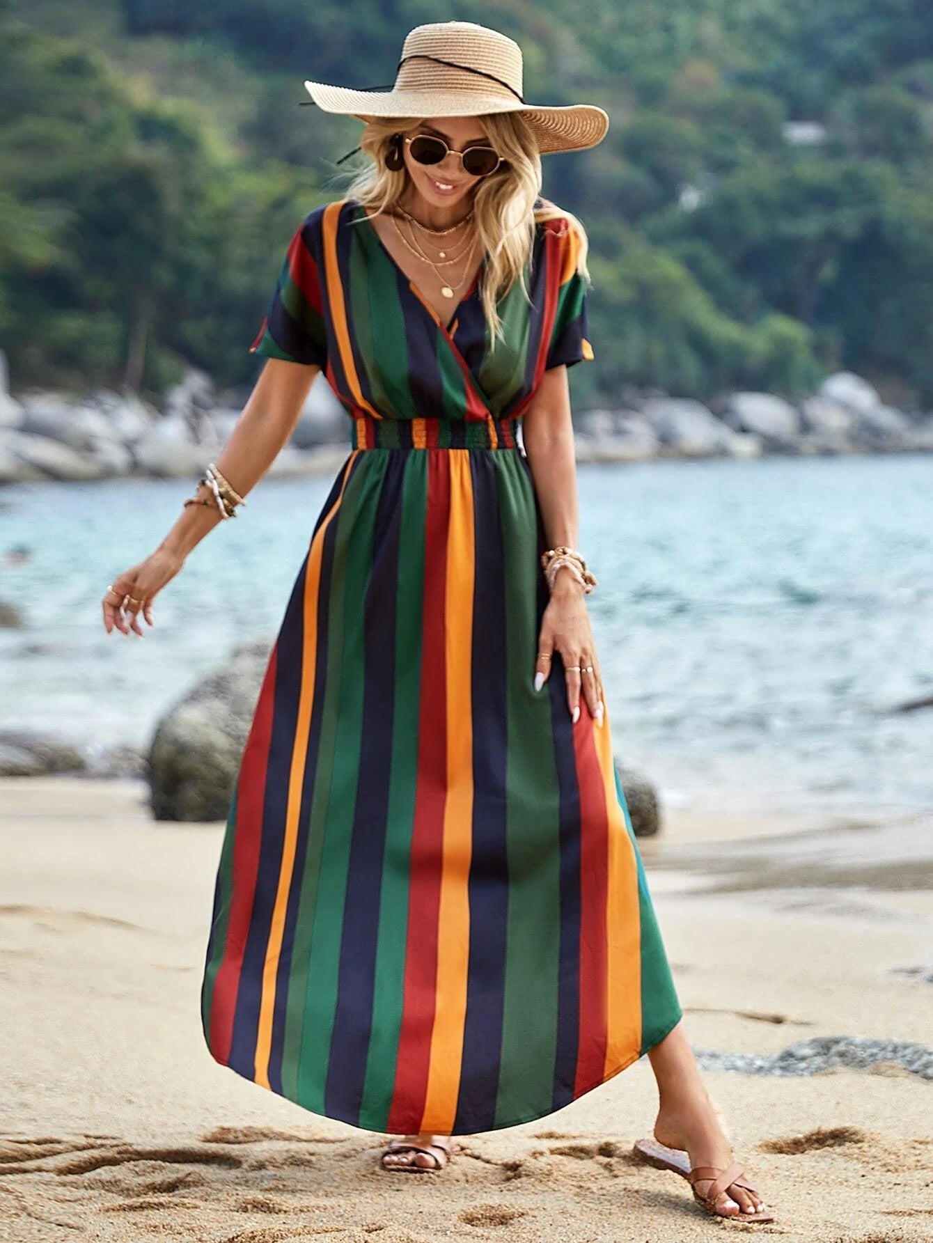 WW | Gestreiftes Elastisches Taillenstrandkleid