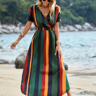 WW | Gestreiftes Elastisches Taillenstrandkleid