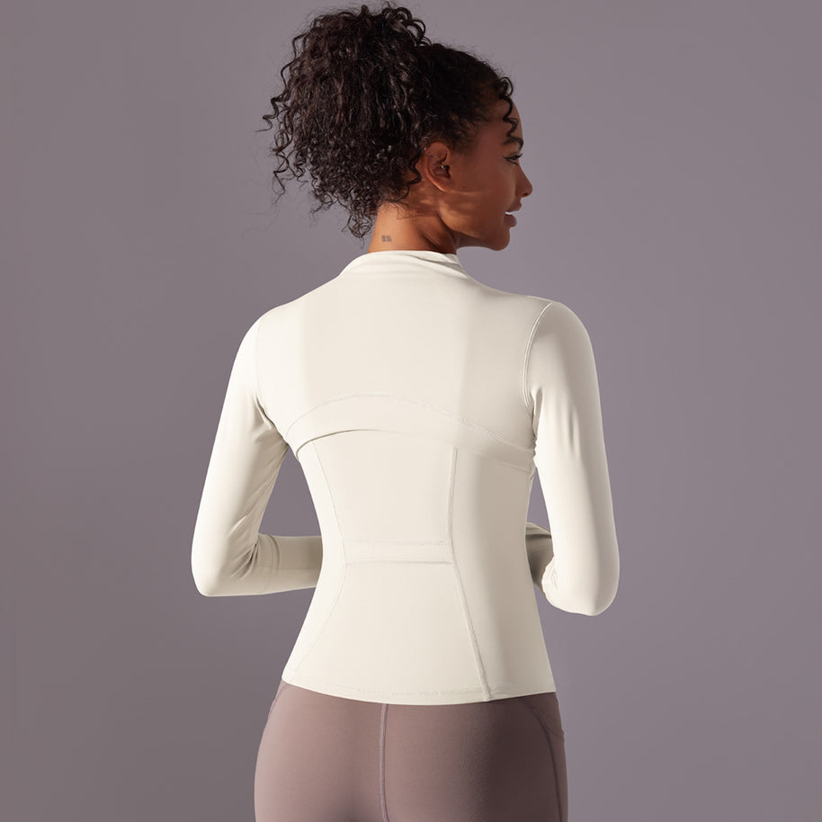 Damen Sportjacke mit figurschmeichelndem Schnitt und praktischem Reißverschluss WW