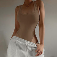 Damen Body mit tiefem U-Ausschnitt und verstellbaren Trägern W&W