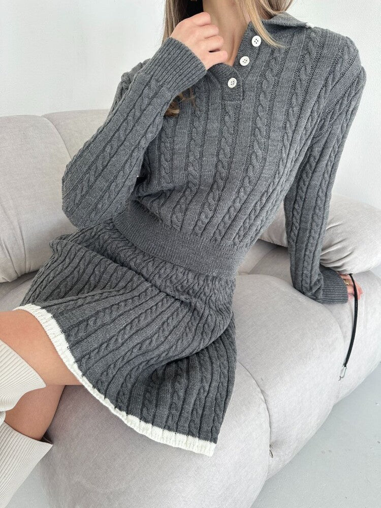 Damen Strickkleid mit eleganter Knopfleiste und V-Ausschnitt WW
