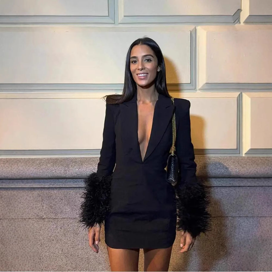 Damen Sexy Minikleid mit tiefem V-Ausschnitt und glamourösen Federärmeln WW