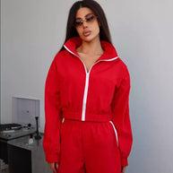 Damen Sportliches Windbreaker-Set mit elastischen Shorts WW