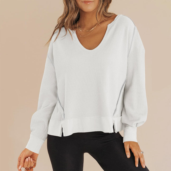 Damen Lässiger Pullover mit V-Ausschnitt und seitlichen Schlitzen W&W Mode