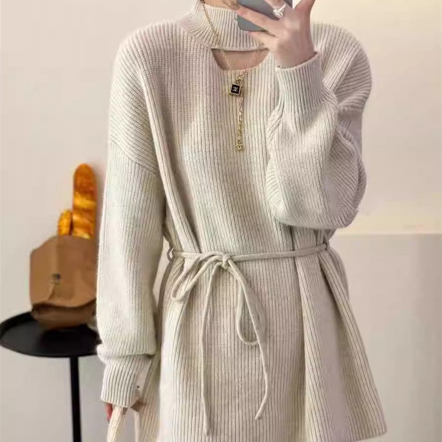 Damen Strickkleid mit hohem Kragen und eleganter Taillierung WW