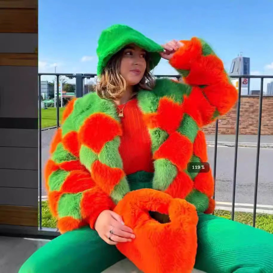 Damen auffällige Kunstpelzjacke mit innovativem Karomuster und kurzem Schnitt WW