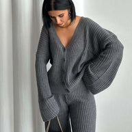 Damen Strickanzug mit weiten Ärmeln und Knopfleiste WW