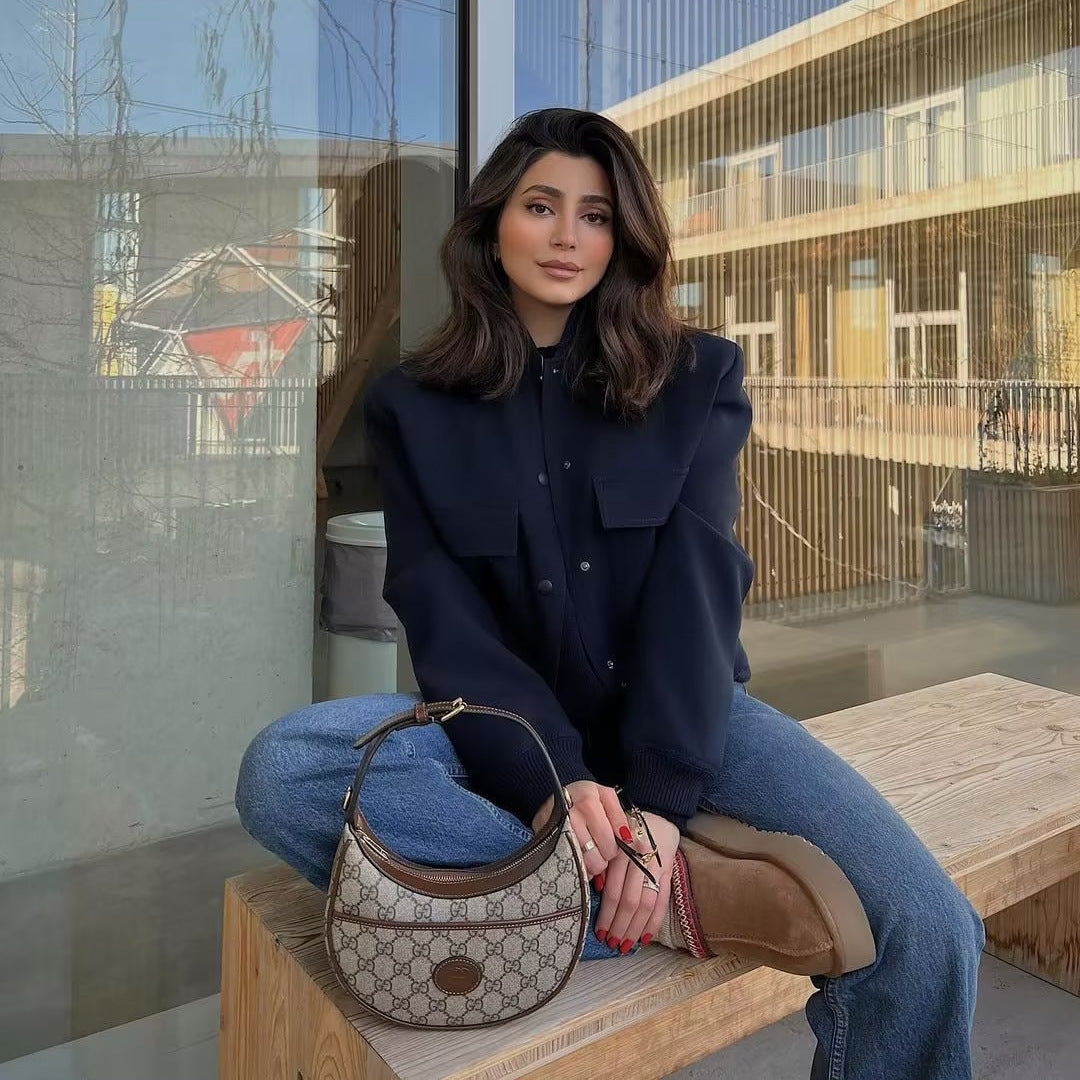 Damen sportliche Bomberjacke mit wattiertem Innenfutter und praktischen Taschen WW