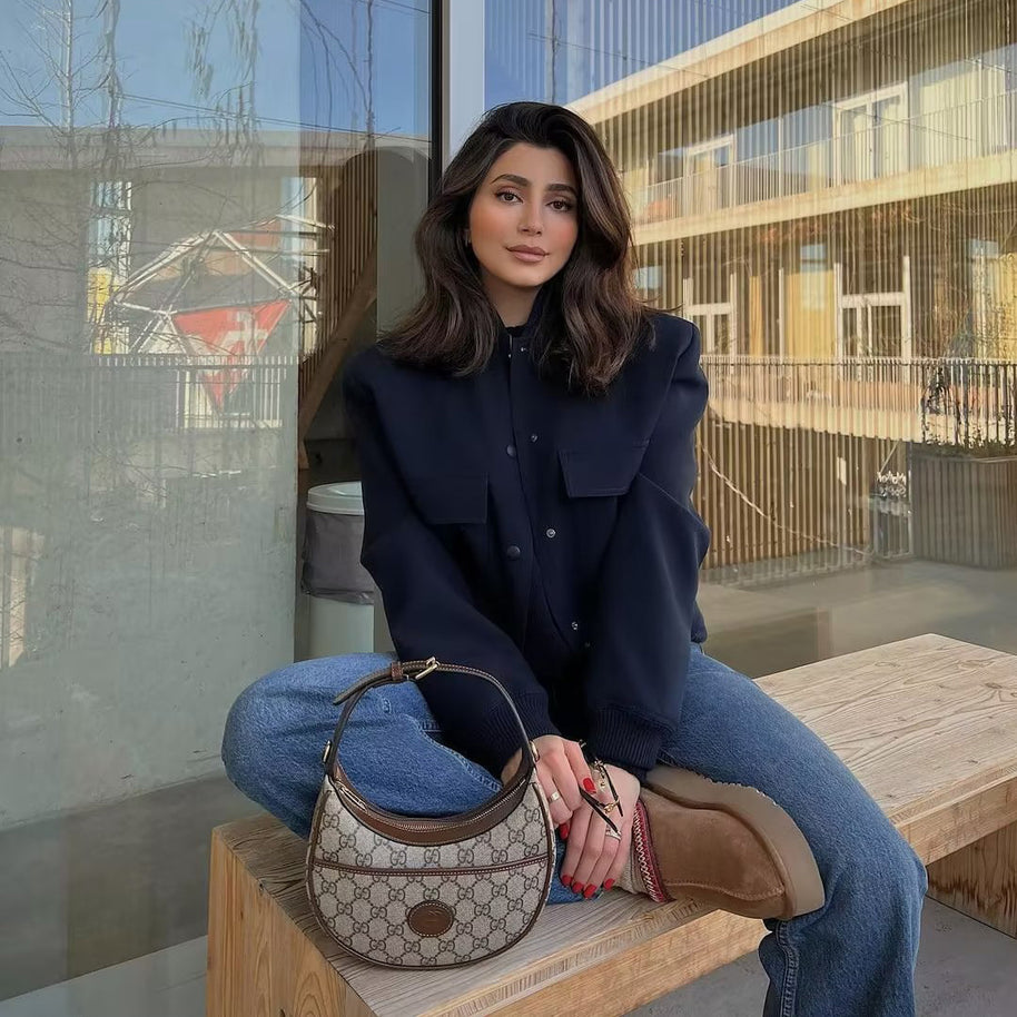 Damen sportliche Bomberjacke mit wattiertem Innenfutter und praktischen Taschen WW