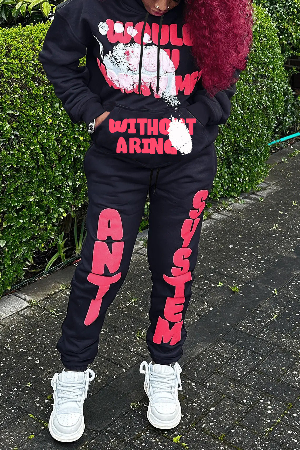 Damen Sportliches Sweatpants und Hoodie Set mit auffälligem Schriftzug WW