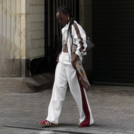 Damen Sportliche Kapuzenjacke mit modernem Schnitt und Kontrastdetails WW