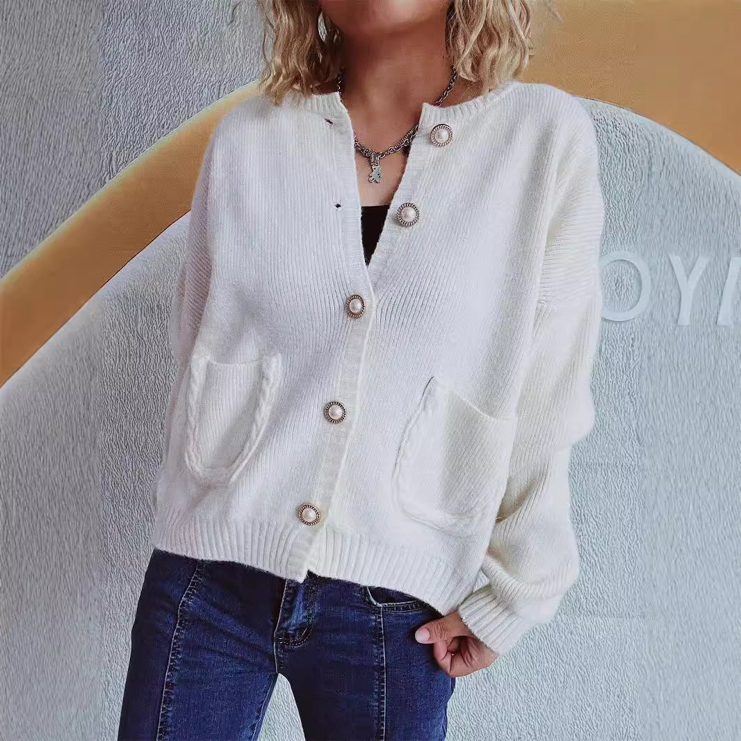 Damen Strickjacke mit dekorativen Perlenknöpfen und praktischen Taschen WW