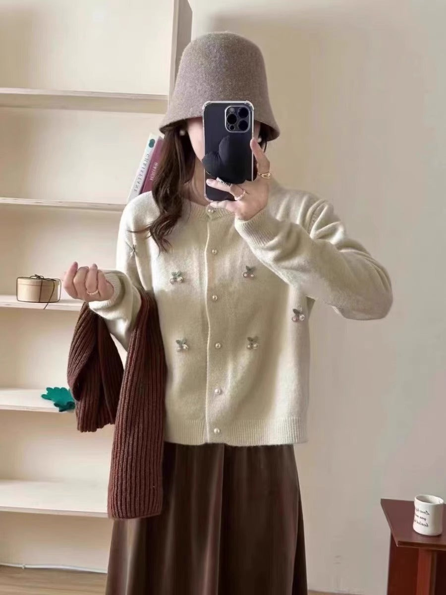 Damen Strickjacke mit verspieltem Design und Perlenknöpfen WW