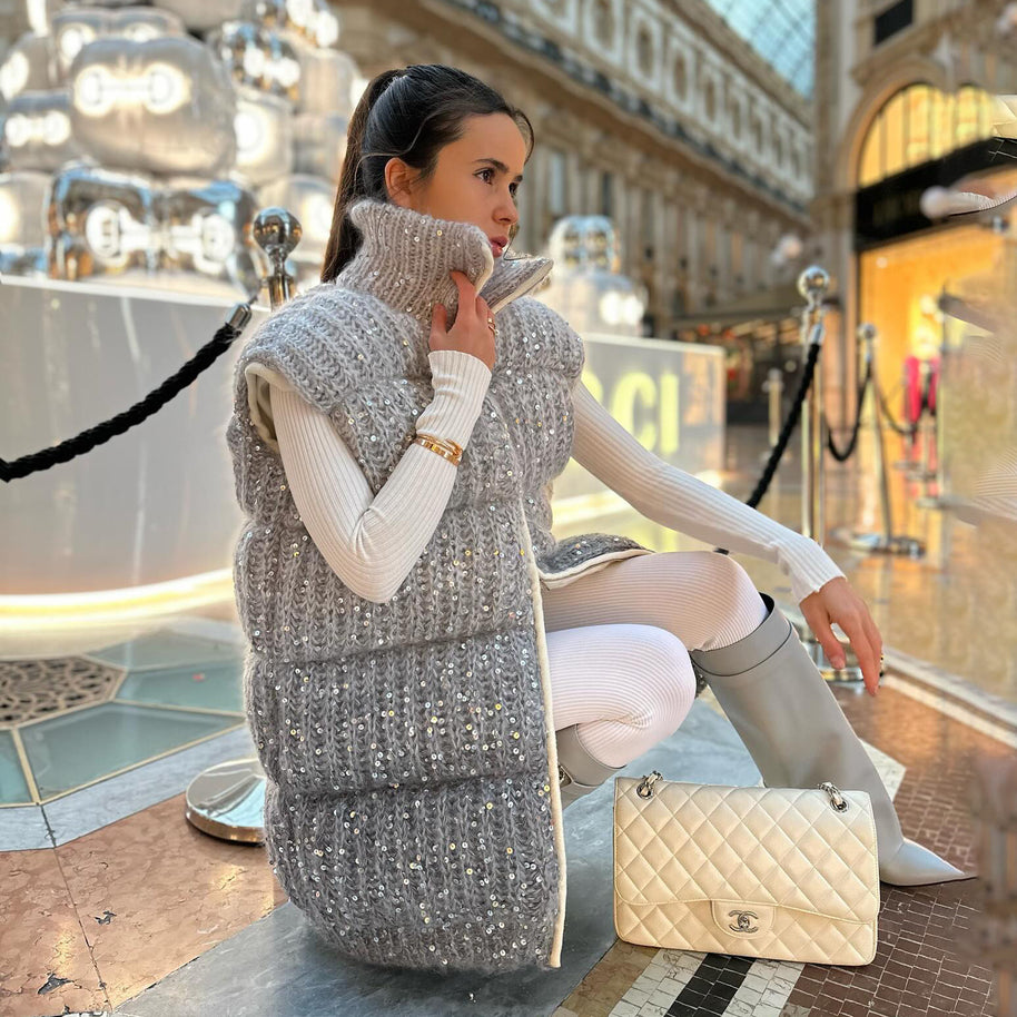 Damen Steppweste mit eleganten Pailletten-Details und hohem Kragen WW