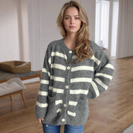 Damen Strickjacke mit dekorativen Knopfdetails und modischem Streifenmuster WW