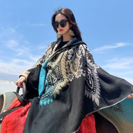 Damen Poncho mit Kapuze und kunstvollem Paisleymuster WW