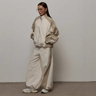 Damen sportliche Funktionsjacke mit hohem Kragen und lockerer Passform WW